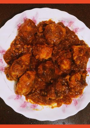 A picture of Crispy Chicken in Red Sauce.