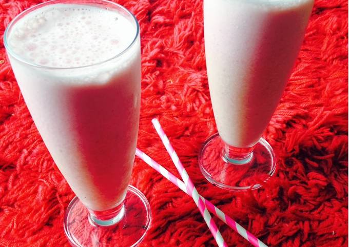 Recipe of Andrew Copley Strawberry Banana Smoothie