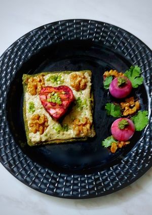 A picture of Grilled Stuff Cottage Cheese nutty Platter.