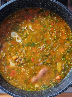 Una foto de Lentejas con longaniza