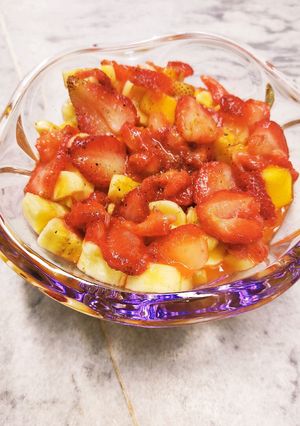 A picture of Fruit Chaat With Mosambi Tang Twist 😋🍌🍓🍑.