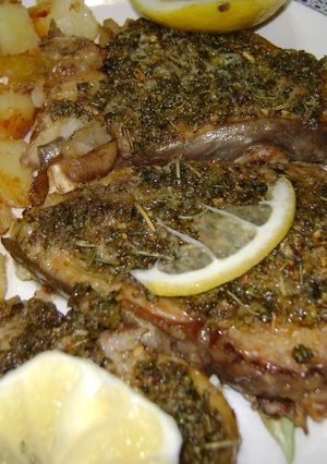 Foto principal de Rodajas de salmón pascual con croute y papas rústicas