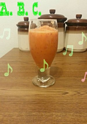 A picture of 🎶Cucumber, Carrot & Apple Smoothie 🎵.