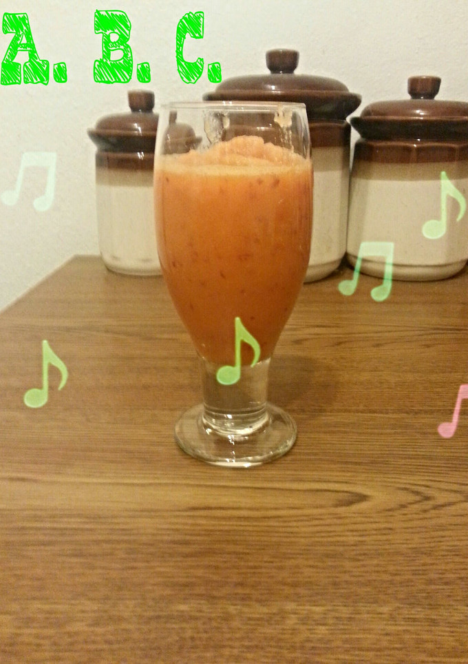 A picture of 🎶Cucumber, Carrot & Apple Smoothie 🎵.