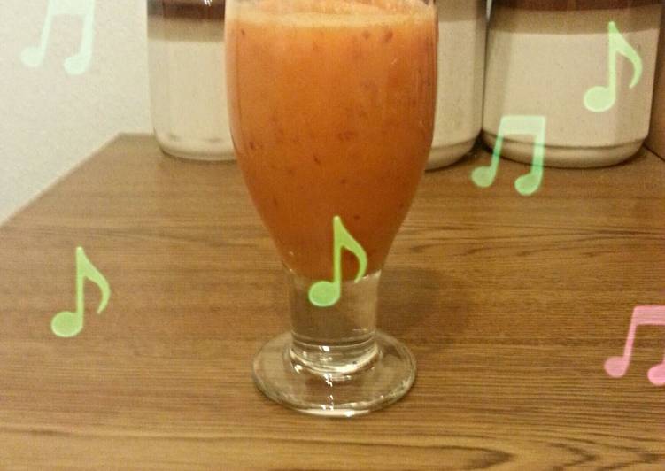 Recipe of Homemade 🎶Cucumber, Carrot &amp; Apple Smoothie 🎵