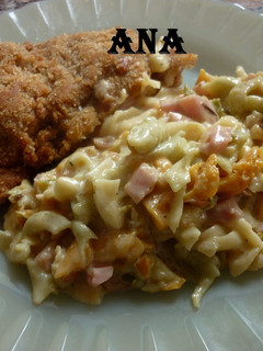 Una foto de Fideos de vegetales con salsa de paleta cocida