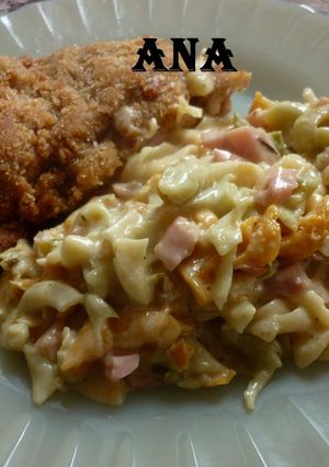 Una foto de Fideos de vegetales con salsa de paleta cocida 