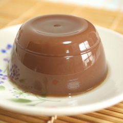 A picture of Silky and Smooth Mizu-Yokan (Sweetened and Jellied Bean Paste).