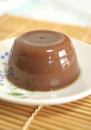 A picture of Silky and Smooth Mizu-Yokan (Sweetened and Jellied Bean Paste).