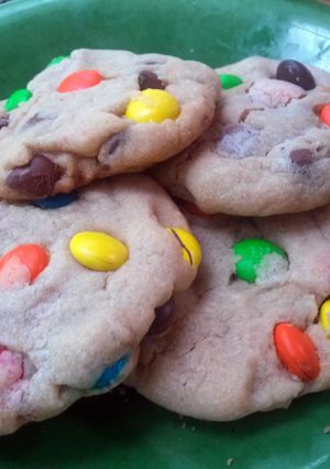 A picture of Soft-baked M&M/Chocolate Chip Cookies.