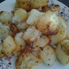 A picture of Herbed Roast Potatoes.
