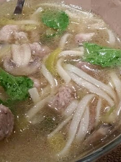 A picture of Pork, Leek And Onion Soup.