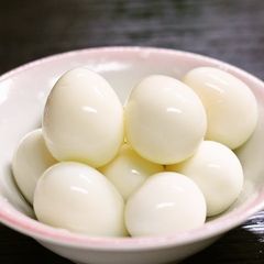 A picture of How to Boil Easy-Peel Quail Eggs.
