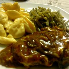 A picture of sunshines smothered hamburgers steak.