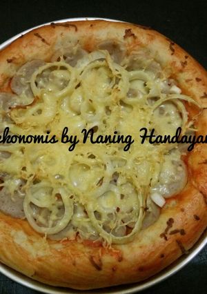 Foto resep Pizza ekonomis eggless by Naning