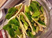 A picture of chicken pesto sandwich