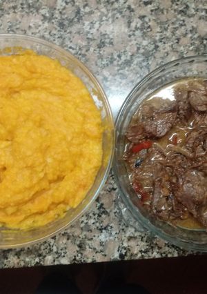 Una foto de Bifes a la criolla rapiditos con puré mixto!