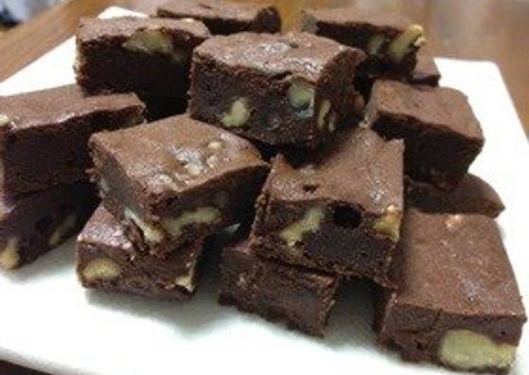 Recipe of Ultimate Simple &amp; Rich Chocolate Brownies