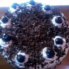 A picture of Black Forest Cake.