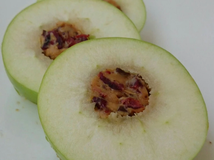 Easy Steps to Make Apple With Peanut Butter And Cranberries the So Delicious Can spoil the tongue