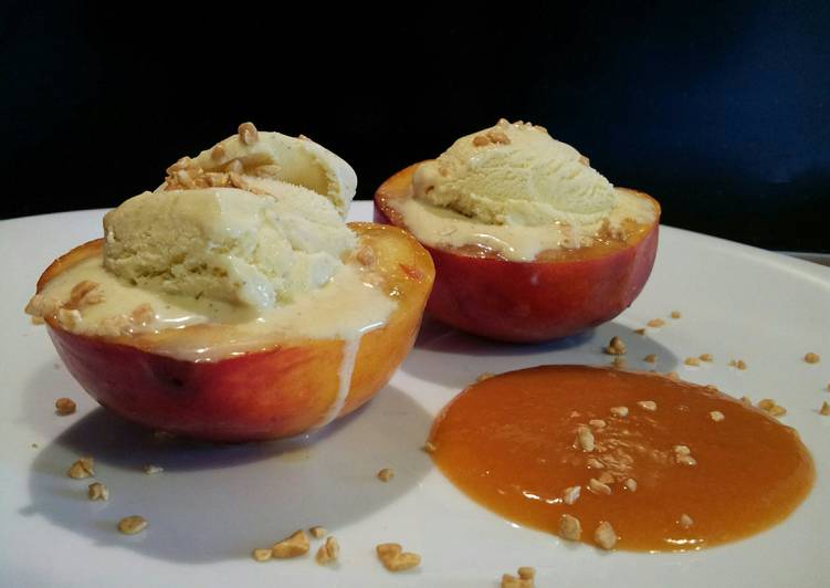 AMIEs Peaches with Ice cream and Apricot sauce