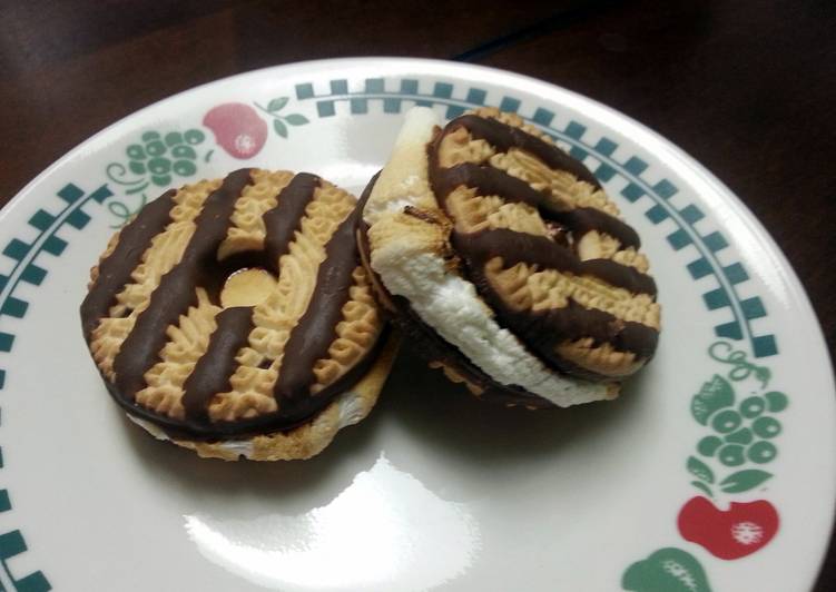 Simple Way to Make Speedy Fudge Stripe Smores