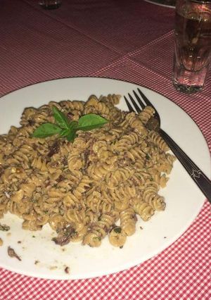 A picture of Fusili with parsley and olives pesto.