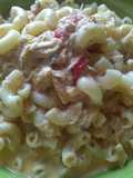 Pasta con salsa de nata con pollo al pimentón dulce