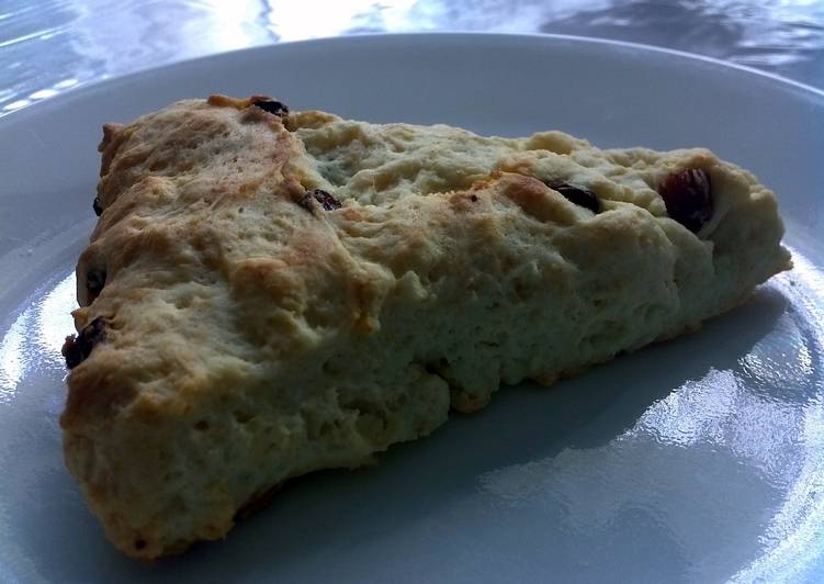 How to Make Award-winning Raisin Scones