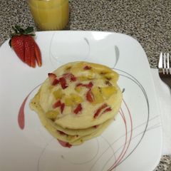 A picture of Wifeys Strawberry Banana Pancakes.