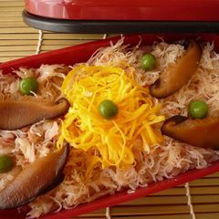 A picture of Steamed Crab Rice Hokkaido Bento-style! Good for Festive Occasions.