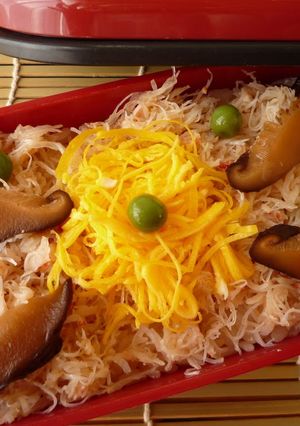 A picture of Steamed Crab Rice Hokkaido Bento-style! Good for Festive Occasions.