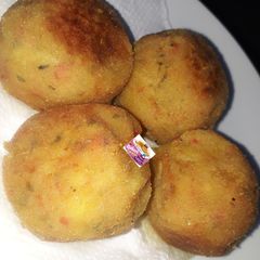 A picture of Stuffed Potato Balls.