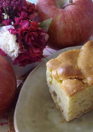 A picture of Easy Apple Cake.