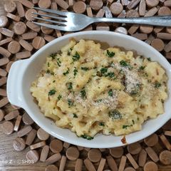 A picture of Mama's prawn mac&cheese.