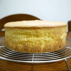 A picture of Fluffy Basic Sponge Cake.