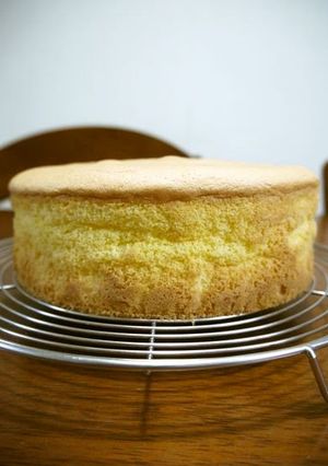 A picture of Fluffy Basic Sponge Cake.