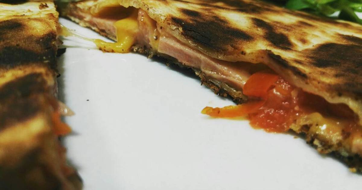 Tortitas de trigo con jamón, queso y cherrys Receta de juanbamuller Cookpad