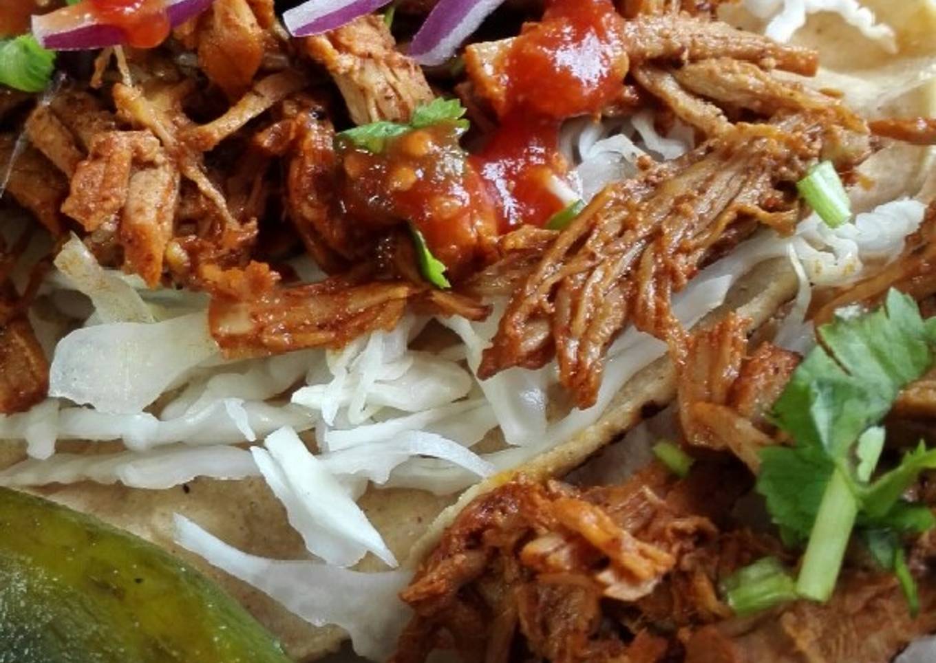 Tostadas de Cochinita