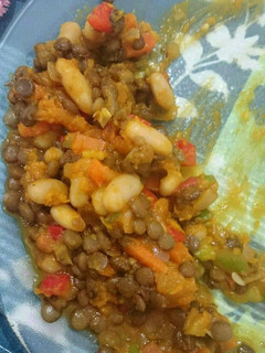 Una foto de Guiso de lentejas vegano