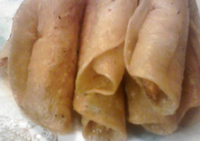 Recipe of Perfect chicken and cheese flautas