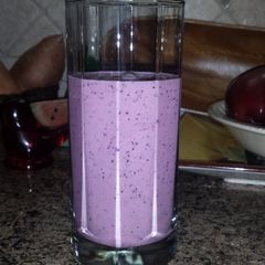 A picture of Berry yogurt smoothie.