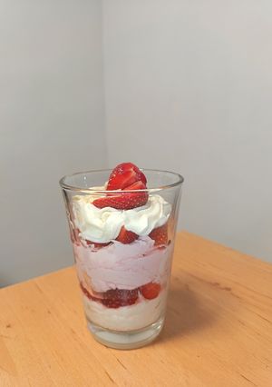 Epres mascarpones pohárkrém recept fotója