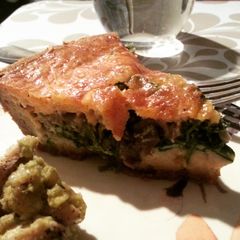 A picture of Easy mushroom spinach quiche.