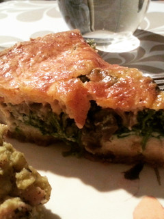 A picture of Easy mushroom spinach quiche.