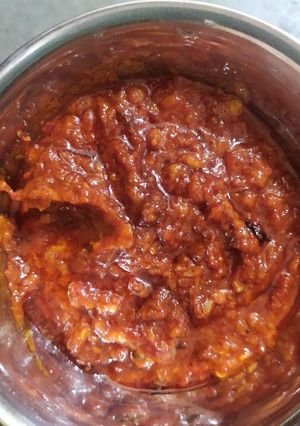 लहसुन और लाल मिर्च की चटनी (Lahsun aur lal mirch ki chutney recipe in Hindi) रेसिपी मुख्य फोटो