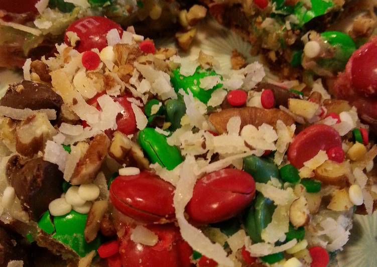 Steps to Make Homemade Christmas Magic Cookie Bars