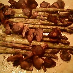 A picture of Roasted Mushrooms and Asparagus.