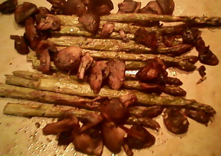 How to Make Super Quick Homemade Roasted Mushrooms and Asparagus