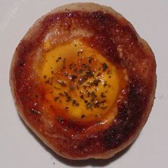 A picture of Egg In Spice French Bun.